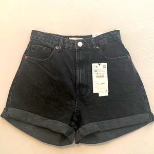 NWT ZARA Classic Mom Fit Black Denim Shorts Size 4